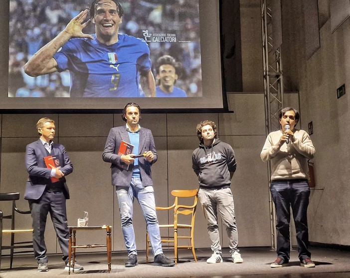 Sestri Levante, tutto esaurito all’Annunziata per l’incontro con Luca Toni