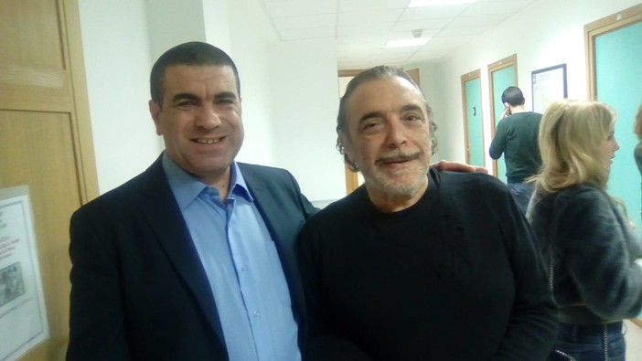 Comico e portuale, spalla di Nino Frassica a Sanremo: Nicola Leugio, il cabarettista della porta accanto