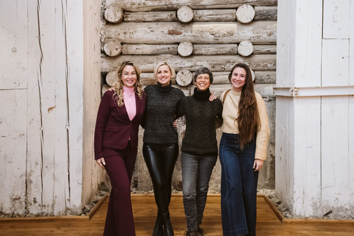 Quattro imprenditrici liguri protagoniste di uno shooting di alta moda nelle Miniere di sale di Cracovia Quattro imprenditrici liguri protagoniste di uno shooting di alta moda nelle Miniere di sale di Cracovia