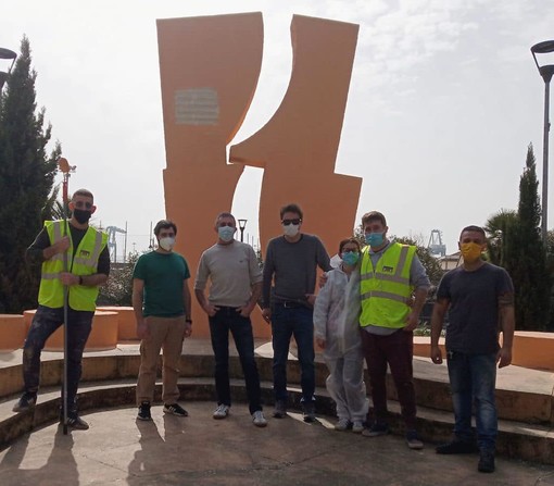 Pra’, ritinteggiato il Monumento ai Caduti di piazza Bignami Pra’, ritinteggiato il Monumento ai Caduti di piazza Bignami