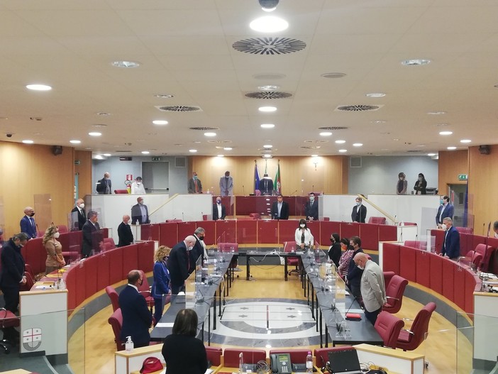 Femminicidi, minuto di silenzio in Consiglio regionale. Medusei: "Occorre un’educazione dei sentimenti ancorata alla cultura dei diritti" Femminicidi, minuto di silenzio in Consiglio regionale. Medusei: "Occorre un’educazione dei sentimenti ancorata alla cultura dei diritti"