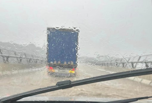 Allerta maltempo in Liguria: forti rovesci e disagi tra Genova e Savona Allerta maltempo in Liguria: forti rovesci e disagi tra Genova e Savona