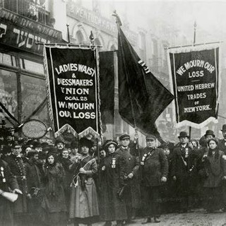 Una manifestazione delle donne dopo i fatti della Triangle Waist Company a New York nel 1911