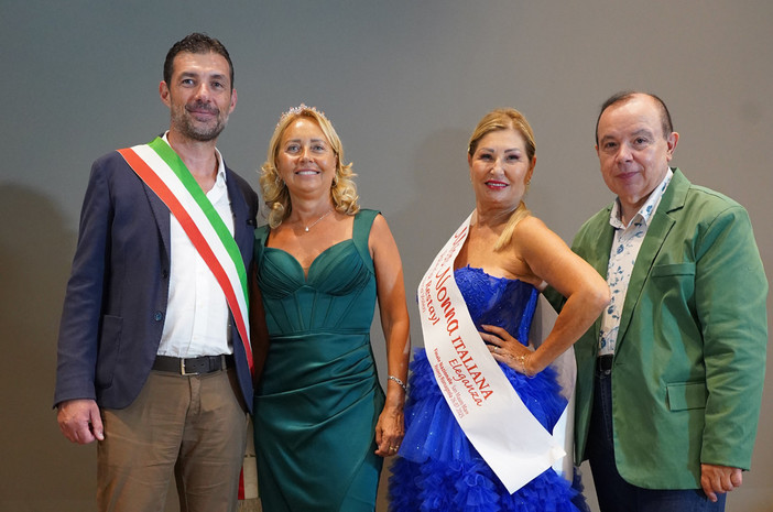 La genovese Marina Vasirani vince la fascia di “Miss Nonna Eleganza 2025” La genovese Marina Vasirani vince la fascia di “Miss Nonna Eleganza 2025”
