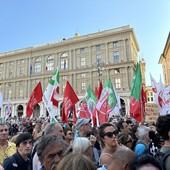 Ci sono cascati di nuovo: sulla strada per le amministrative di Genova il déjà-vu di un centrosinistra che non sa gestire i favori del pronostico