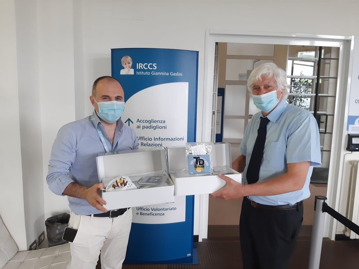 Il canarino Nelson Whitman è arrivato all'ospedale Gaslini