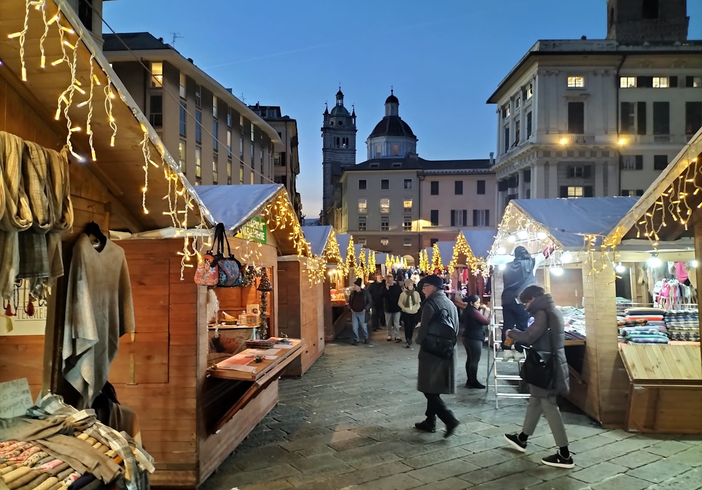 Sabato 29 novembre apre i battenti il mercatino di Natale in piazza Matteotti