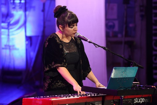 L'artista genovese Martina Vinci è tra gli otto vincitori di Musicultura con il brano "cielo di Londra" (Video)