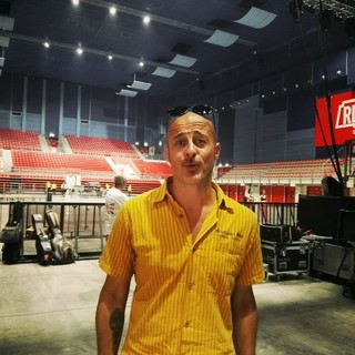 Genova, Lorenzo Malvezzi apre il concerto di Smiley