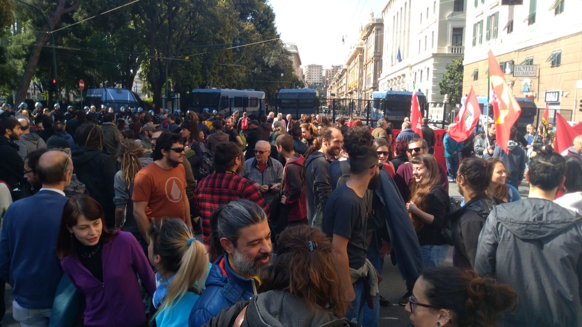 CasaPound e Genova antifascista: Brignole blindata durante le manifestazioni CasaPound e Genova antifascista: Brignole blindata durante le manifestazioni