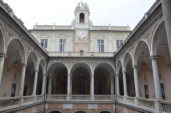 Giochi di luce e pianoforti in via Garibaldi con gli eventi dei Rolli Days nel weekend