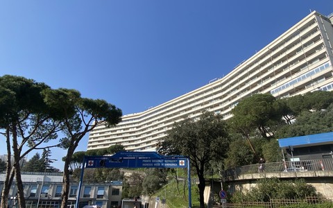 Malore dopo l'immersione a Sestri Ponente: sub 55enne ricoverato in codice rosso al San Martino