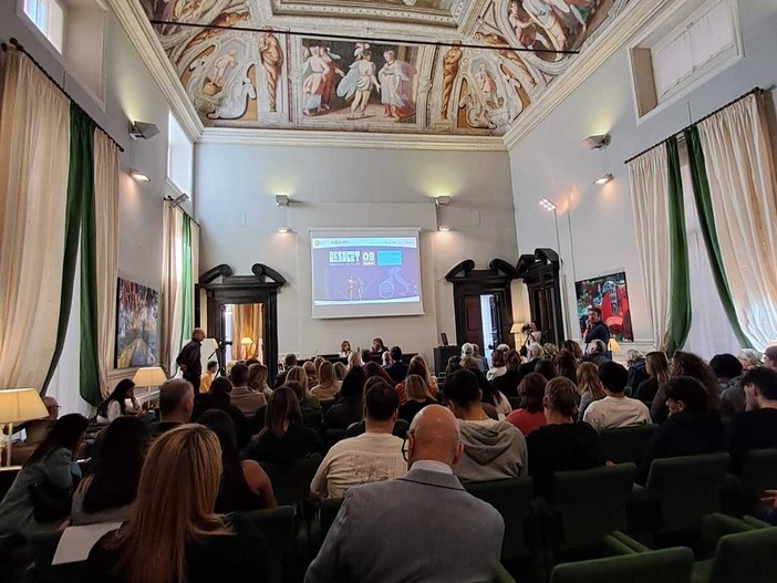 Disagio giovanile, a Genova la “Maratona del Rispetto”: scuola, istituzioni e comunità in rete per difendere i giovani Disagio giovanile, a Genova la “Maratona del Rispetto”: scuola, istituzioni e comunità in rete per difendere i giovani