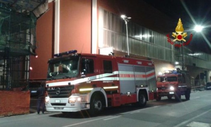 Accende un falò, ma si spaventa e cade: uomo soccorso a Borzonasca Accende un falò, ma si spaventa e cade: uomo soccorso a Borzonasca
