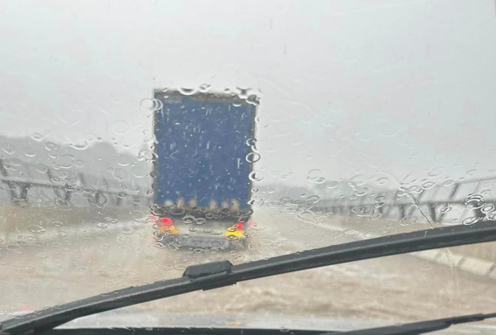 Allerta maltempo in Liguria: forti rovesci e disagi tra Genova e Savona Allerta maltempo in Liguria: forti rovesci e disagi tra Genova e Savona