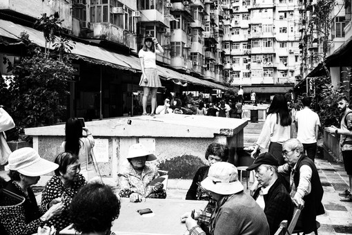 Come gli influencer hanno cambiato i nostri viaggi: la mostra fotografica a Genova
