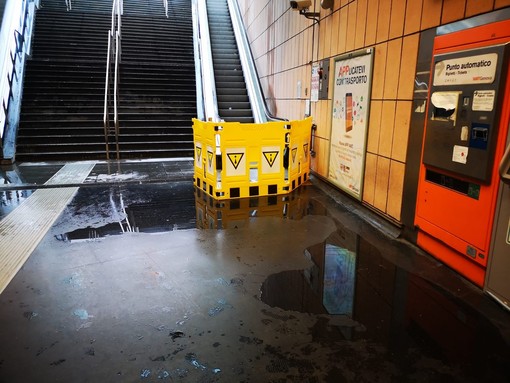 Metro di Genova: la fermata di San Giorgio fa acqua da tutte le parti (FOTO)