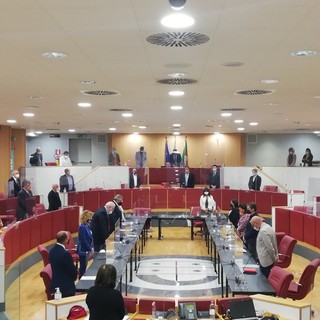 Femminicidi, minuto di silenzio in Consiglio regionale. Medusei: "Occorre un’educazione dei sentimenti ancorata alla cultura dei diritti" Femminicidi, minuto di silenzio in Consiglio regionale. Medusei: "Occorre un’educazione dei sentimenti ancorata alla cultura dei diritti"