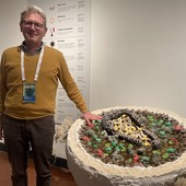 Grande come un virus: un viaggio nelle dimensioni invisibili della vita