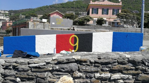 Ripristinato il murale dedicato a Vialli, il molo dell’amicizia ritorna al suo splendore Ripristinato il murale dedicato a Vialli, il molo dell’amicizia ritorna al suo splendore