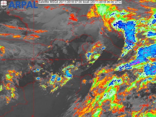 Meteo: vento forte, basse temperature, qualche nuvola e nevicate nell'entroterra