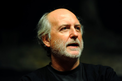 Al Teatro Ivo Chiesa l'ultimo sentito applauso alla memoria di Marco Sciaccaluga Al Teatro Ivo Chiesa l'ultimo sentito applauso alla memoria di Marco Sciaccaluga