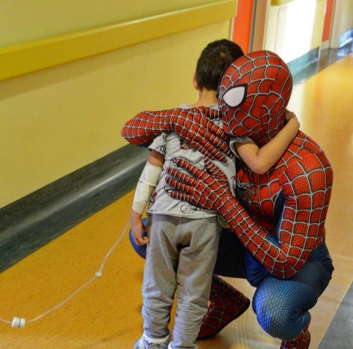 Giornata nazionale della Psicologia, anche Spiderman a Genova per raccontare la resilienza