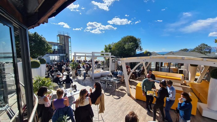 In attesa della riapertura, la storica discoteca ‘Mako’ si reinventa In attesa della riapertura, la storica discoteca ‘Mako’ si reinventa