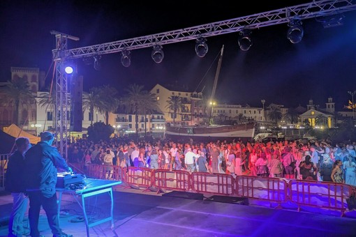 Sestri Levante, il progetto "Palco ai giovani" diventa realtà grazie al successo di Nomacaia Festival Sestri Levante, il progetto "Palco ai giovani" diventa realtà grazie al successo di Nomacaia Festival