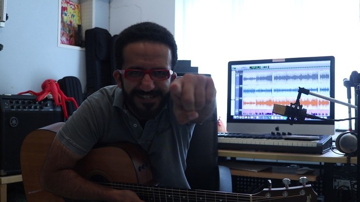 Naim: il mio canto "Libero" tra musica crooner e live show Naim: il mio canto "Libero" tra musica crooner e live show