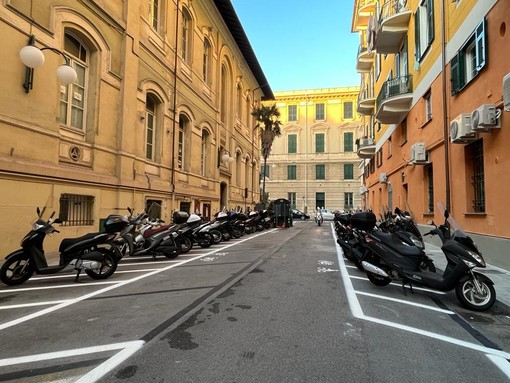Chiavari, aumentano gli stalli per gli scooter nel centro storico Chiavari, aumentano gli stalli per gli scooter nel centro storico