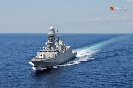 Migranti a Genova, la nave della Marina Militare attraccherà domani a Calata Bettolo