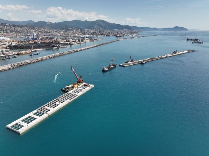 Nuova Diga Foranea di Genova, affondato il ventiduesimo cassone Nuova Diga Foranea di Genova, affondato il ventiduesimo cassone
