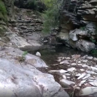 Coronavirus, Nervi: scivolano ai laghetti, una donna ferita e una denunciata