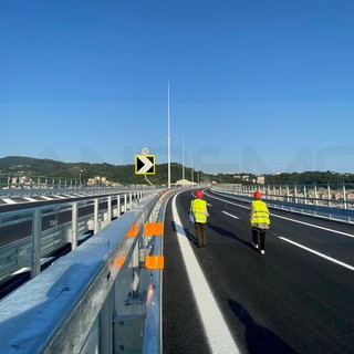Botta e risposta a distanza tra il sindaco Bucci e il consigliere Terrile sui costi del nuovo ponte autostradale in Valpolcevera (VIDEO)