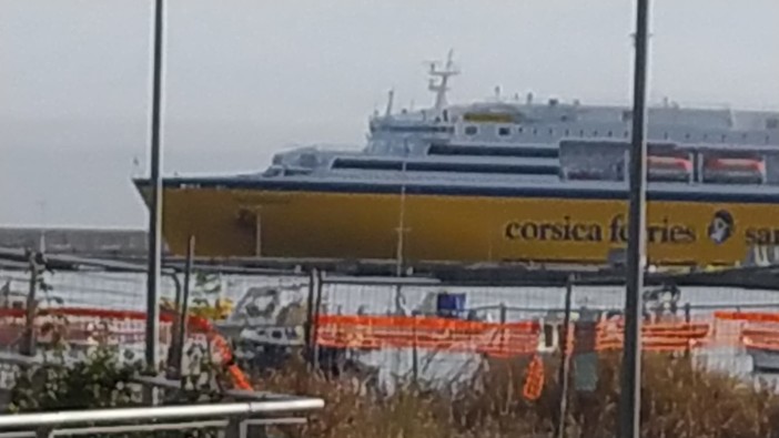 Metà equipaggio positivo al Covid, Corsica Ferries diretta a Livorno dirottata su Porto Vado