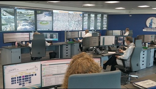 Polizia locale, inaugurata la nuova centrale operativa: tecnologia tra le più avanzate in Italia (Video)