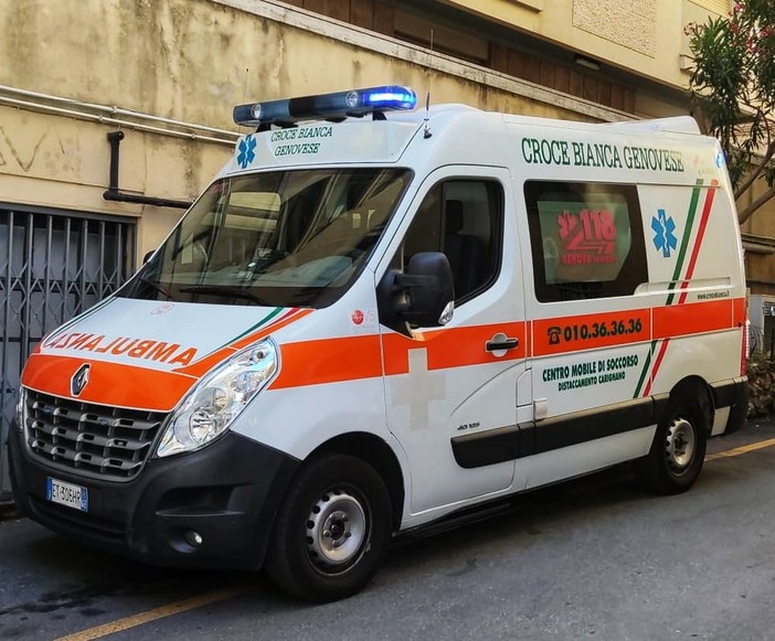 Nuova ambulanza per la Croce Bianca Genovese, storico sodalizio di Carignano. Il mezzo è dotato dei più moderni strumenti