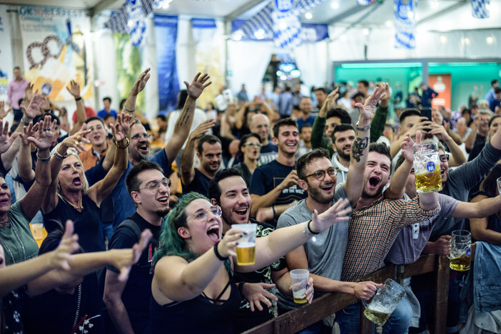 Continua la magia dell'Oktoberfest genovese per tutta la settimana in piazza della Vittoria