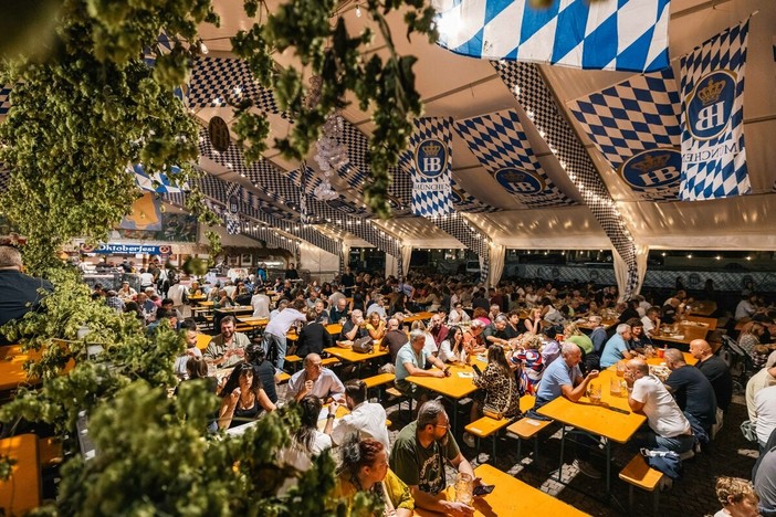 Torna a Genova l'OktoberFest, piazza Vittoria come Monaco di Baviera