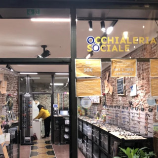 Rinnovato l’accordo tra Comune e Occhialeria Sociale di via Prè: occhiali da vista gratuiti per le persone in difficoltà