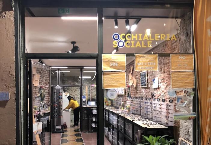 Rinnovato l’accordo tra Comune e Occhialeria Sociale di via Prè: occhiali da vista gratuiti per le persone in difficoltà