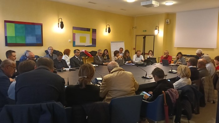 Palazzo Tursi, prima seduta dell'Osservatorio Ambiente e Salute: focus su inquinamento del porto e del centro città Palazzo Tursi, prima seduta dell'Osservatorio Ambiente e Salute: focus su inquinamento del porto e del centro città