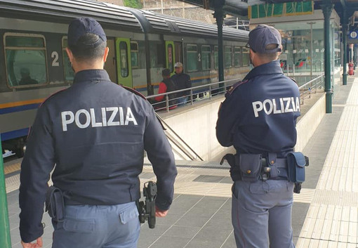 Santa Margherita Ligure: furto sventato alla stazione, la Polizia arresta una donna con precedenti