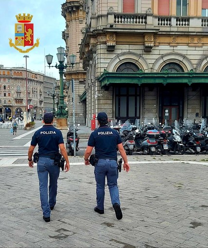 Clan Mazzarella, arrestati i vertici dell'organizzazione mafiosa: coinvolta anche la Polfer di Genova
