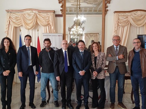 Amianto, Taranto prigioniera: analisi, soluzioni sociali e giuridiche Amianto, Taranto prigioniera: analisi, soluzioni sociali e giuridiche