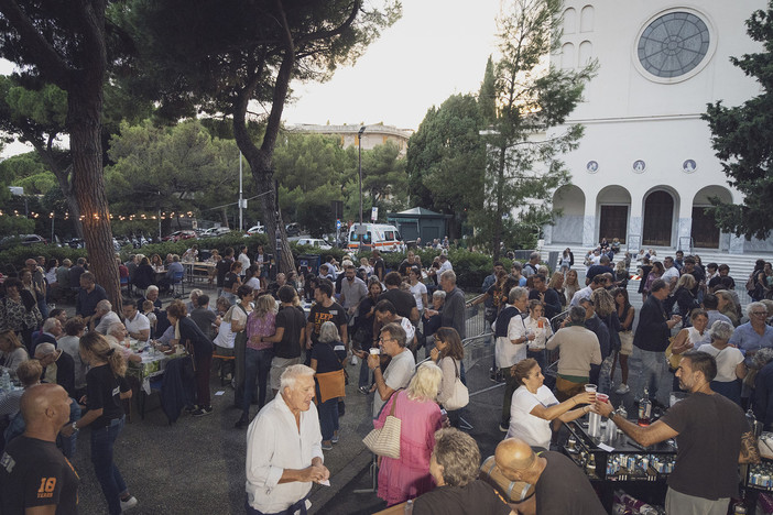 Occupy Albaro e Fondazione Carige donano trentatremila euro alla Gigi Ghirotti Occupy Albaro e Fondazione Carige donano trentatremila euro alla Gigi Ghirotti