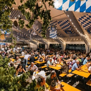 Torna a Genova l'OktoberFest, piazza Vittoria come Monaco di Baviera