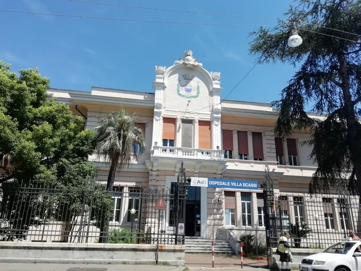 Manifestazione a Villa Scassi per dire No al depotenziamento dell'ospedale e alla chiusura del punto nascite