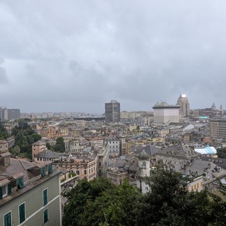 Maltempo, allerta arancione in Liguria: sul centro regione chiude alle 13 Maltempo, allerta arancione in Liguria: sul centro regione chiude alle 13